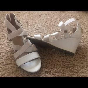 White Liz Claiborne wedge heels size 7